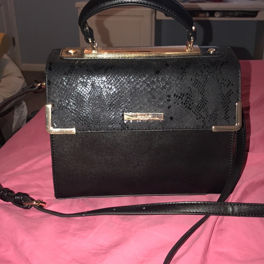 Dune purse